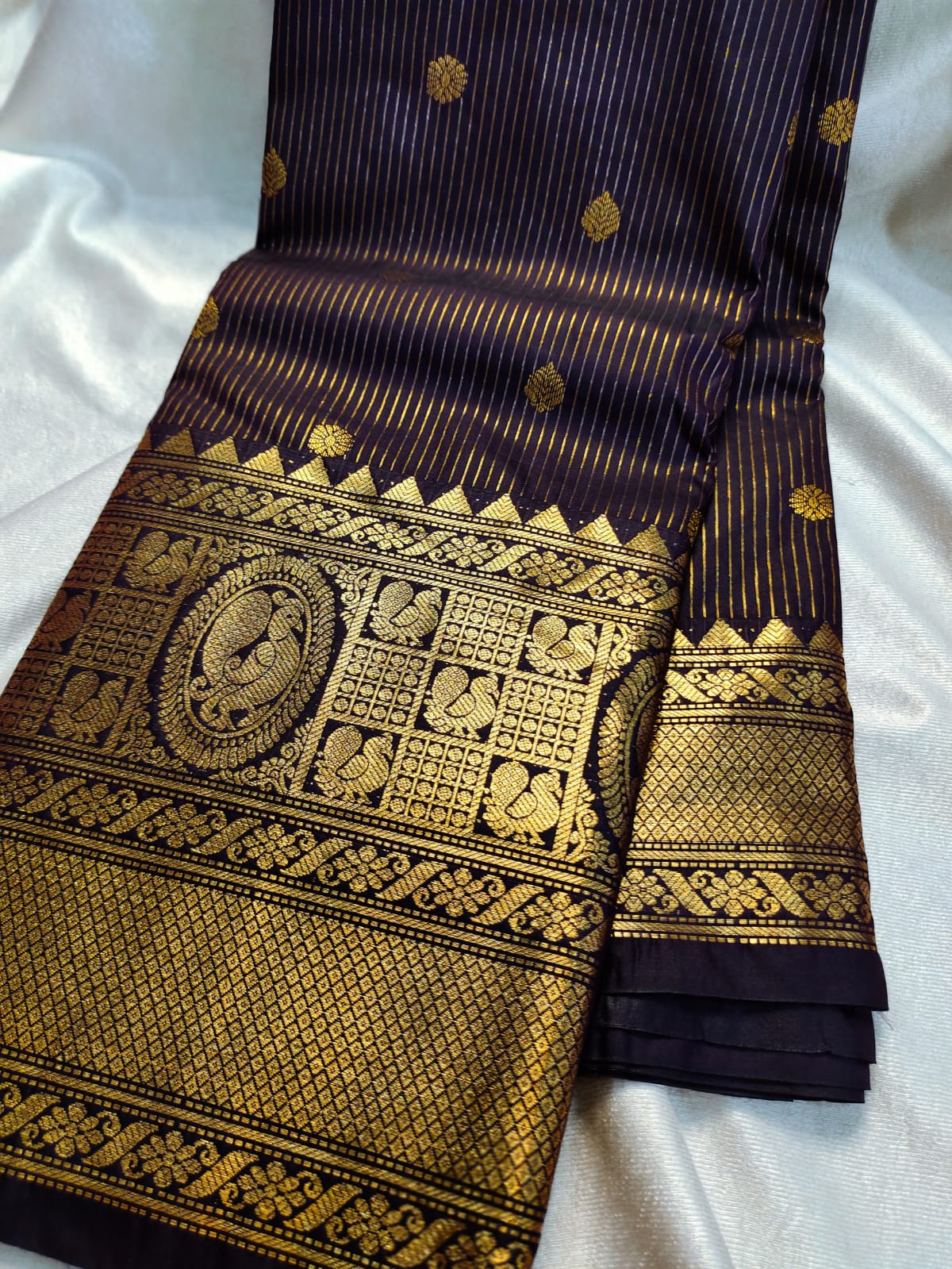 Vintage valli gadwal