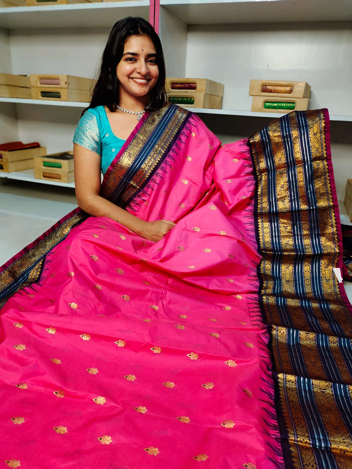 Vitange gadwal silk