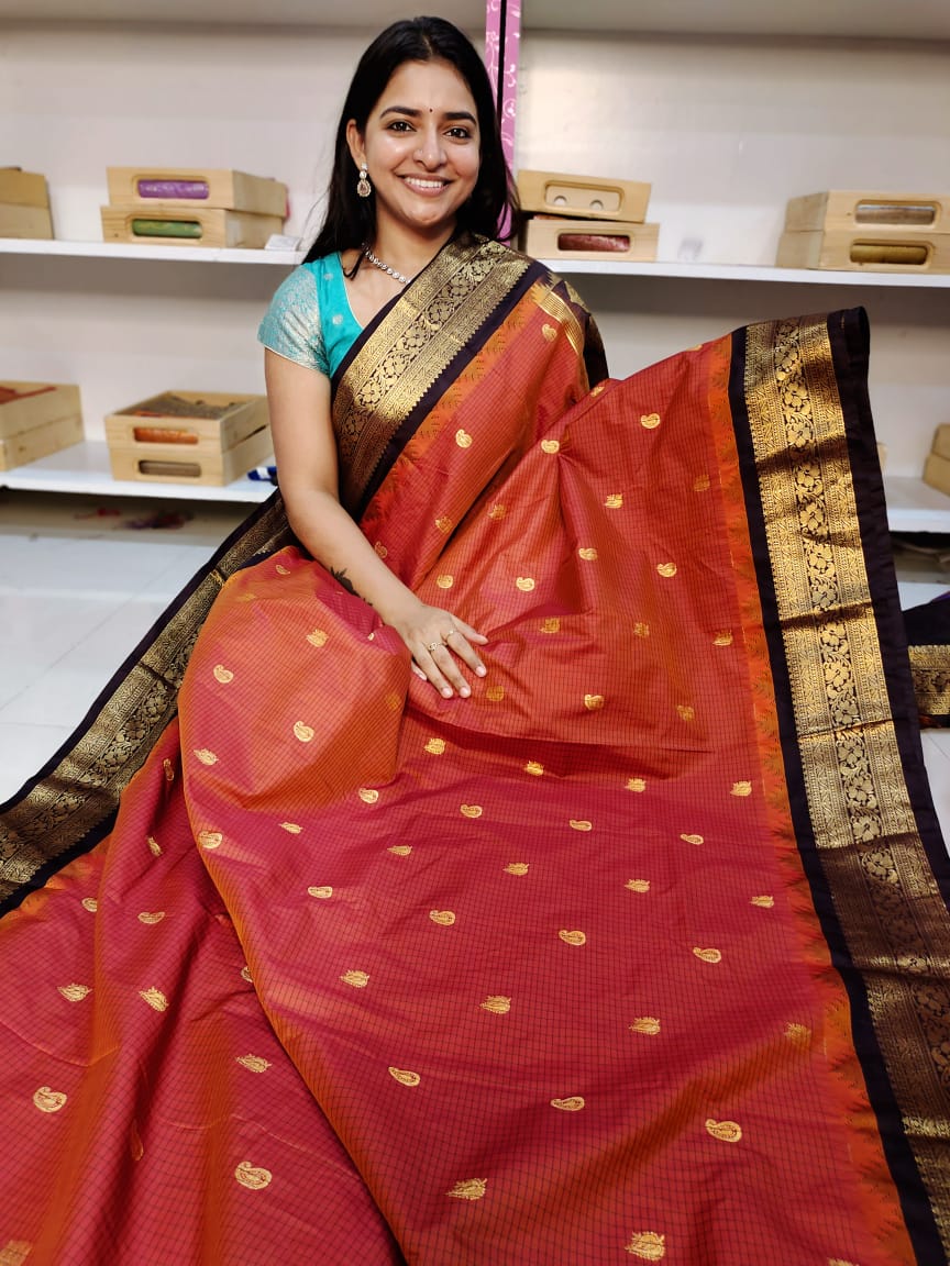 Gadwal offer sarees