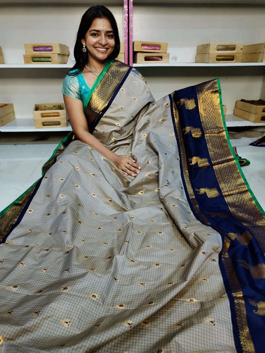 Gadwal offer sarees