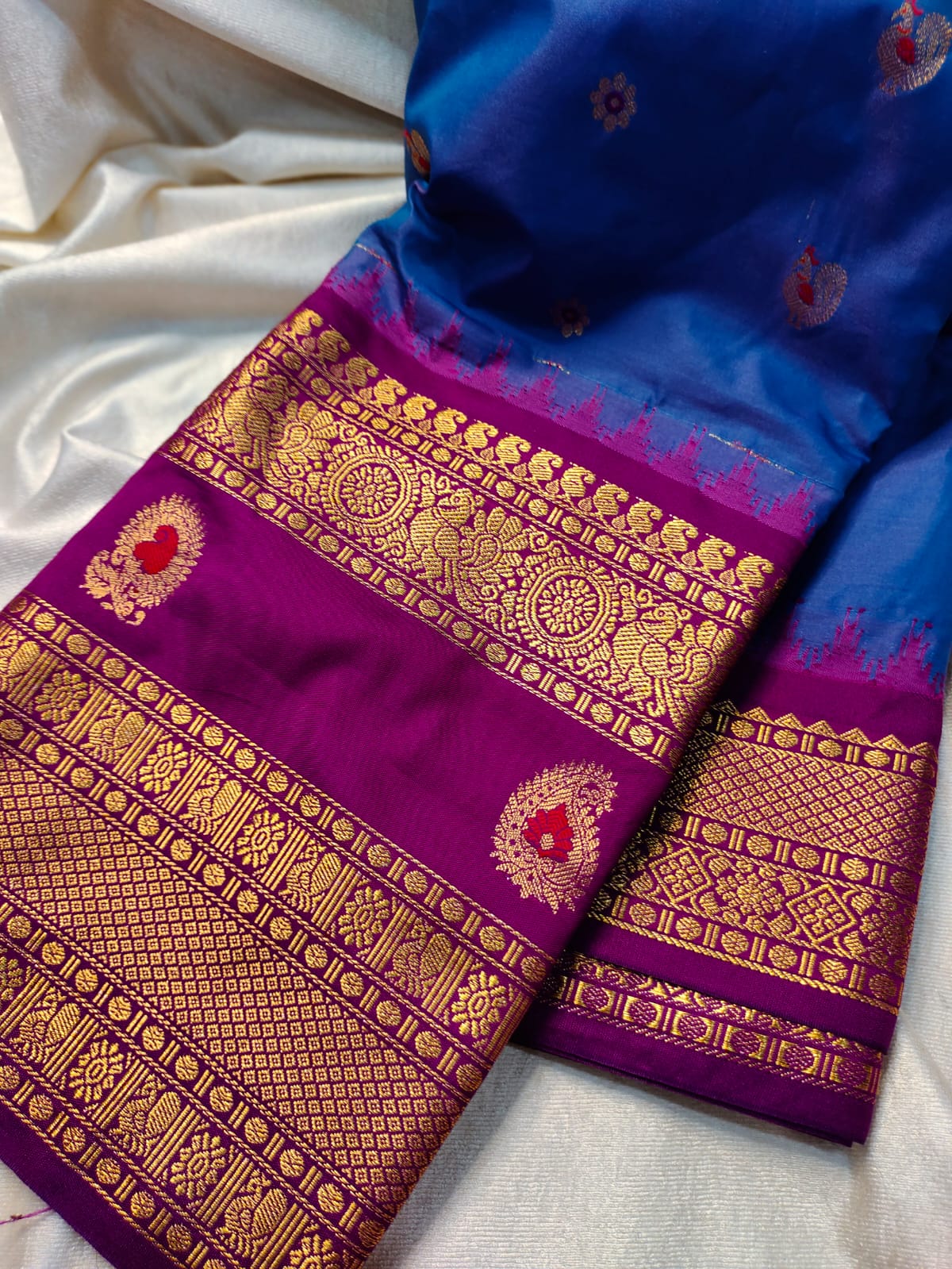 60% offer gadwal saree
