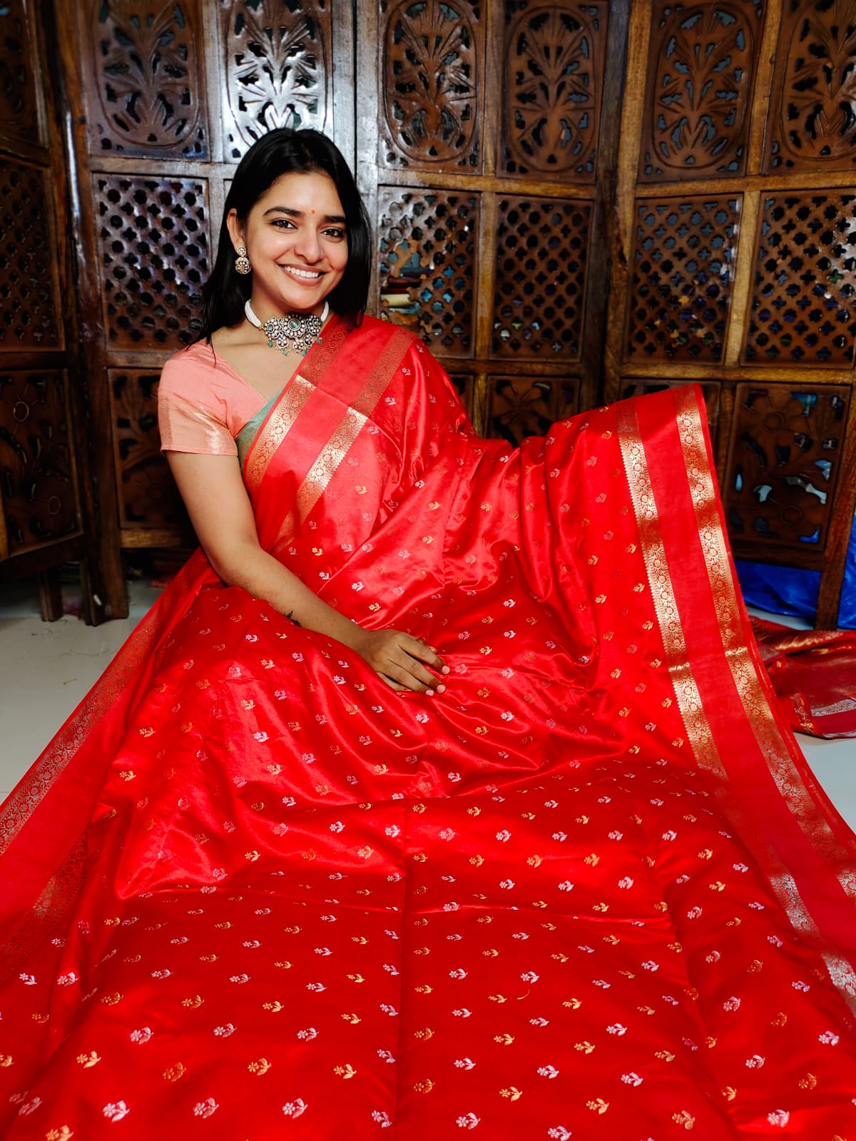 50% బనారసి పట్టు చీర ఆఫర్