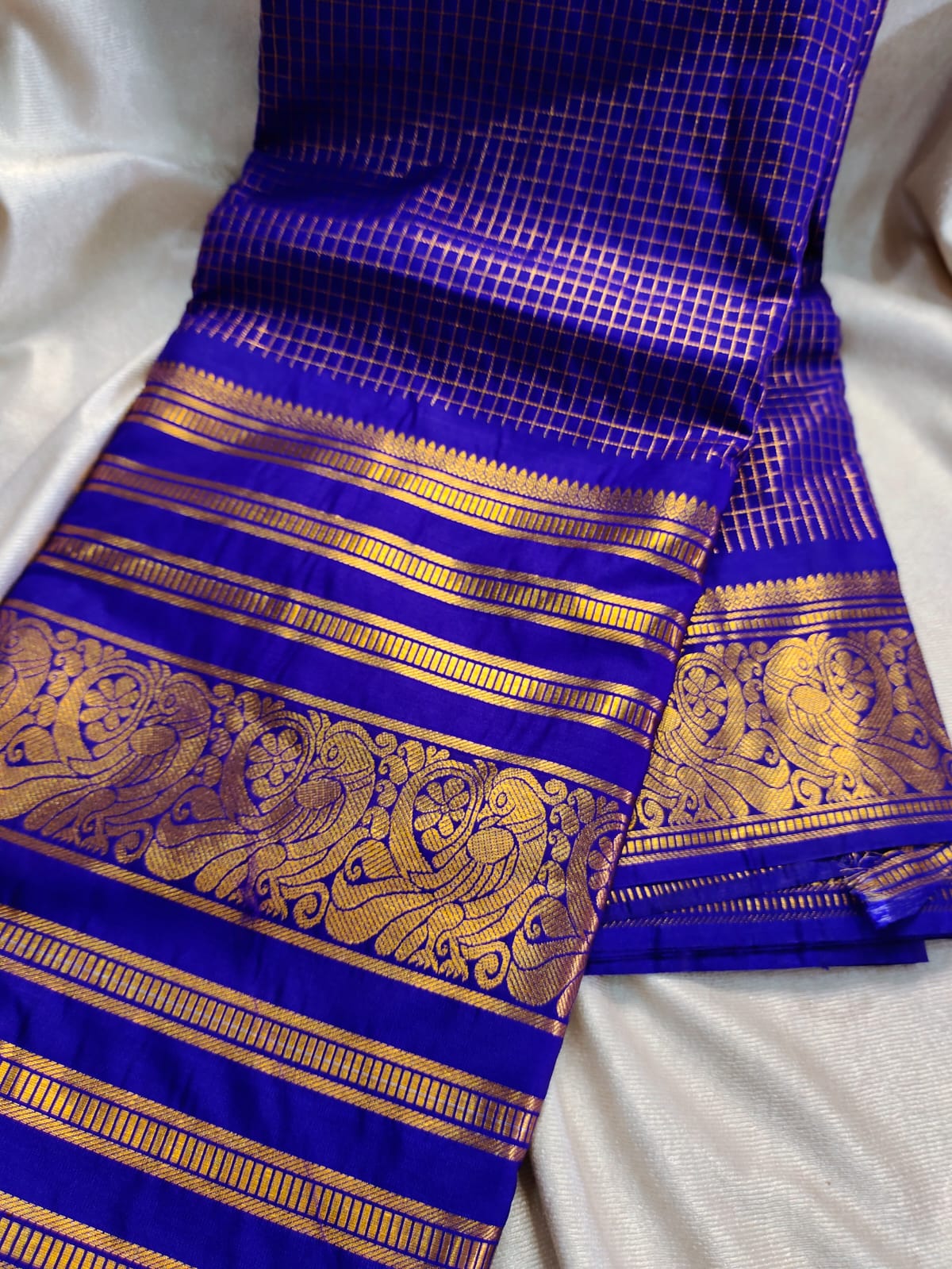 Vintage valli gadwal