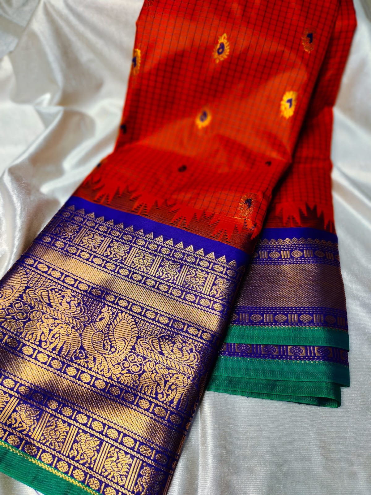 Vitange gadwal silk