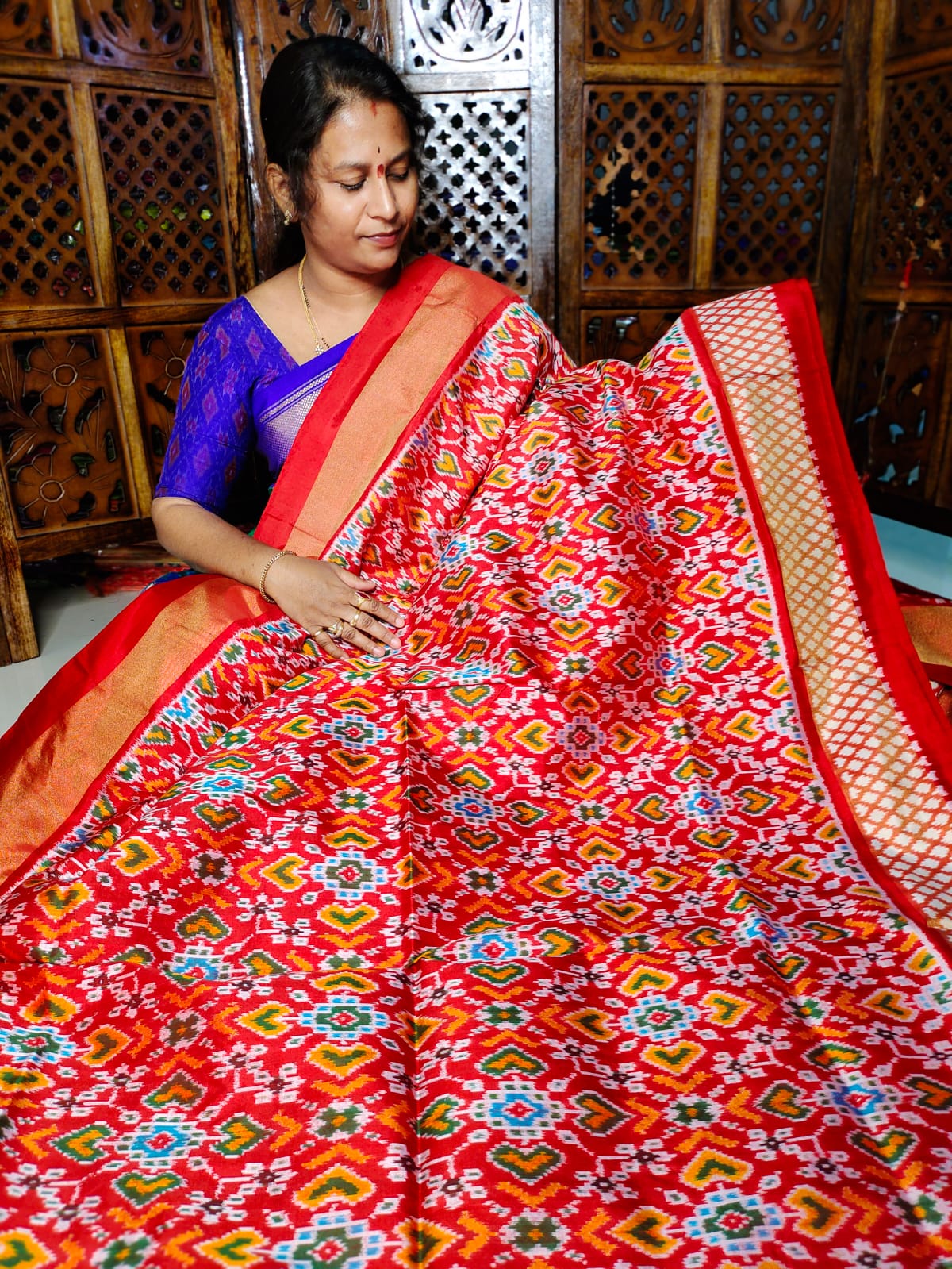 50% offer ikkat pattu sarees 
Silk mark certified