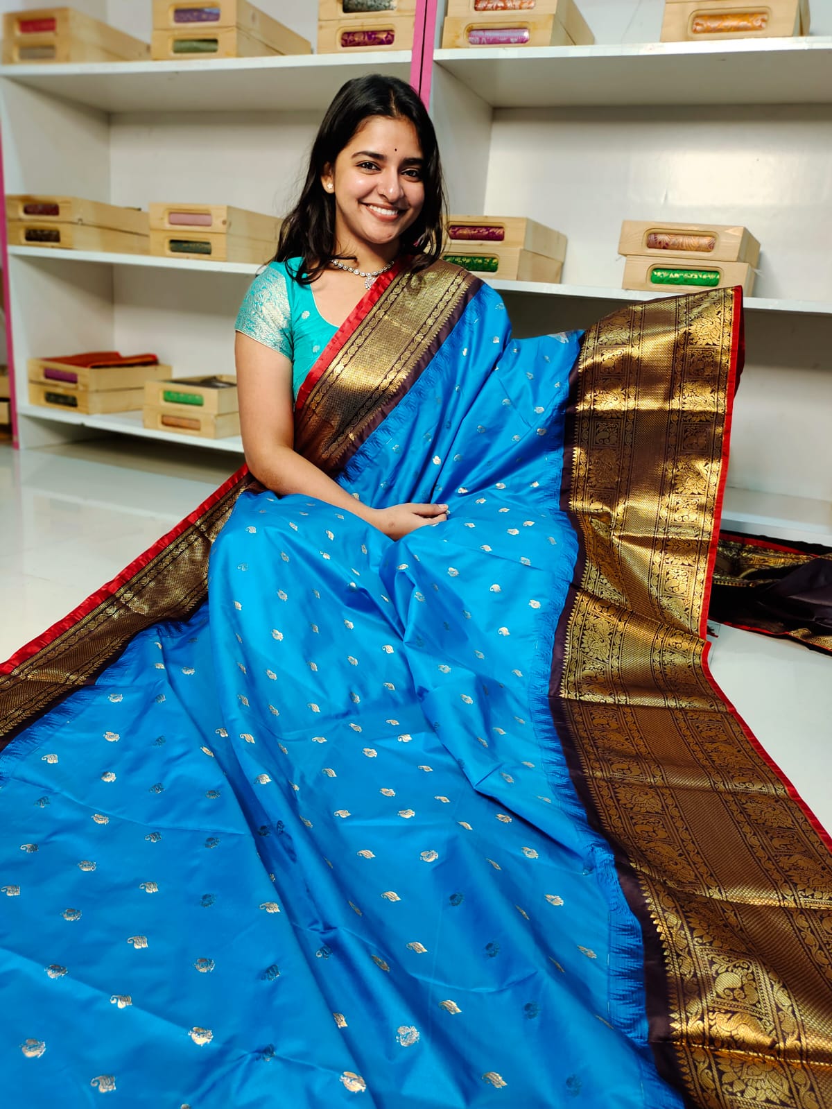 Vitange gadwal silk