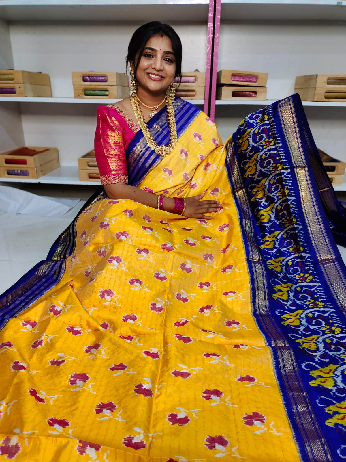 Ikkat pattu saree