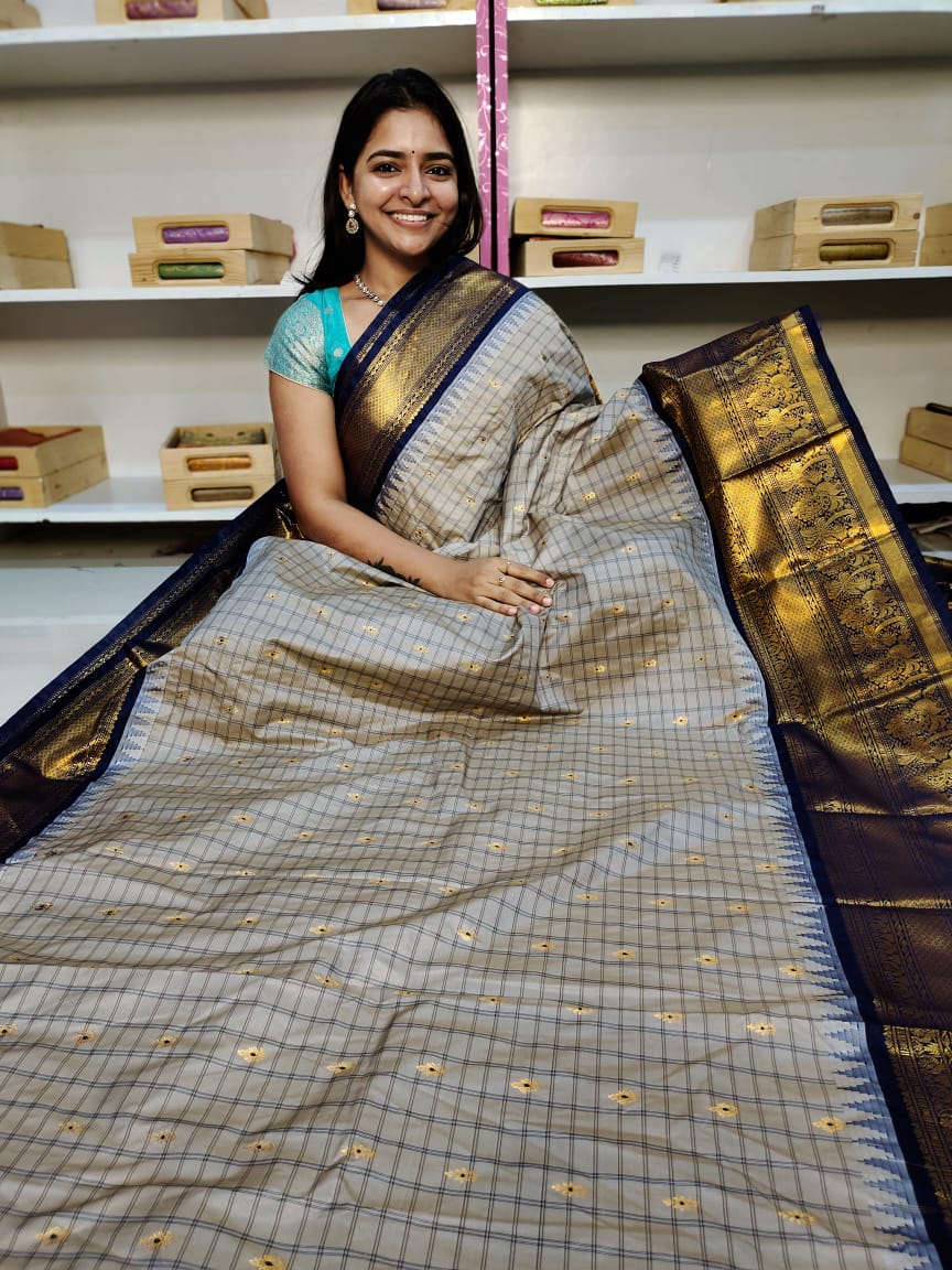 Gadwal offer sarees