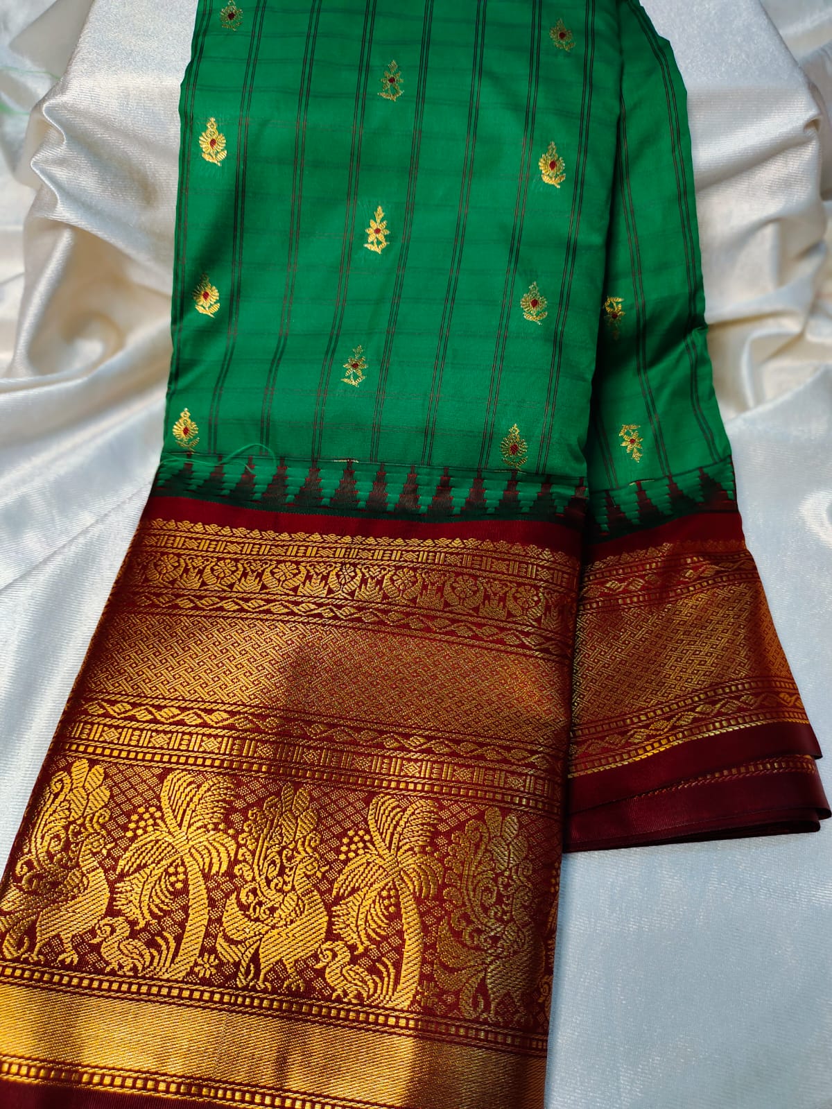Vitange gadwal silk
