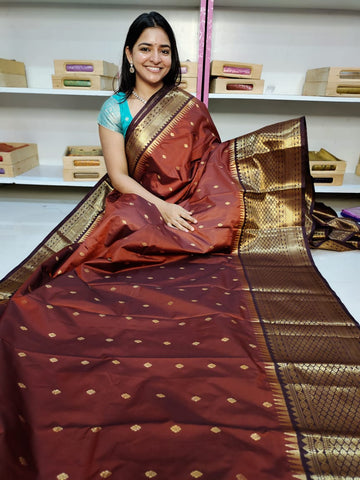 Gadwal offer sarees