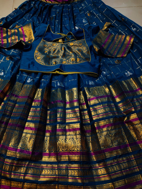Vintage gadwal lehangas