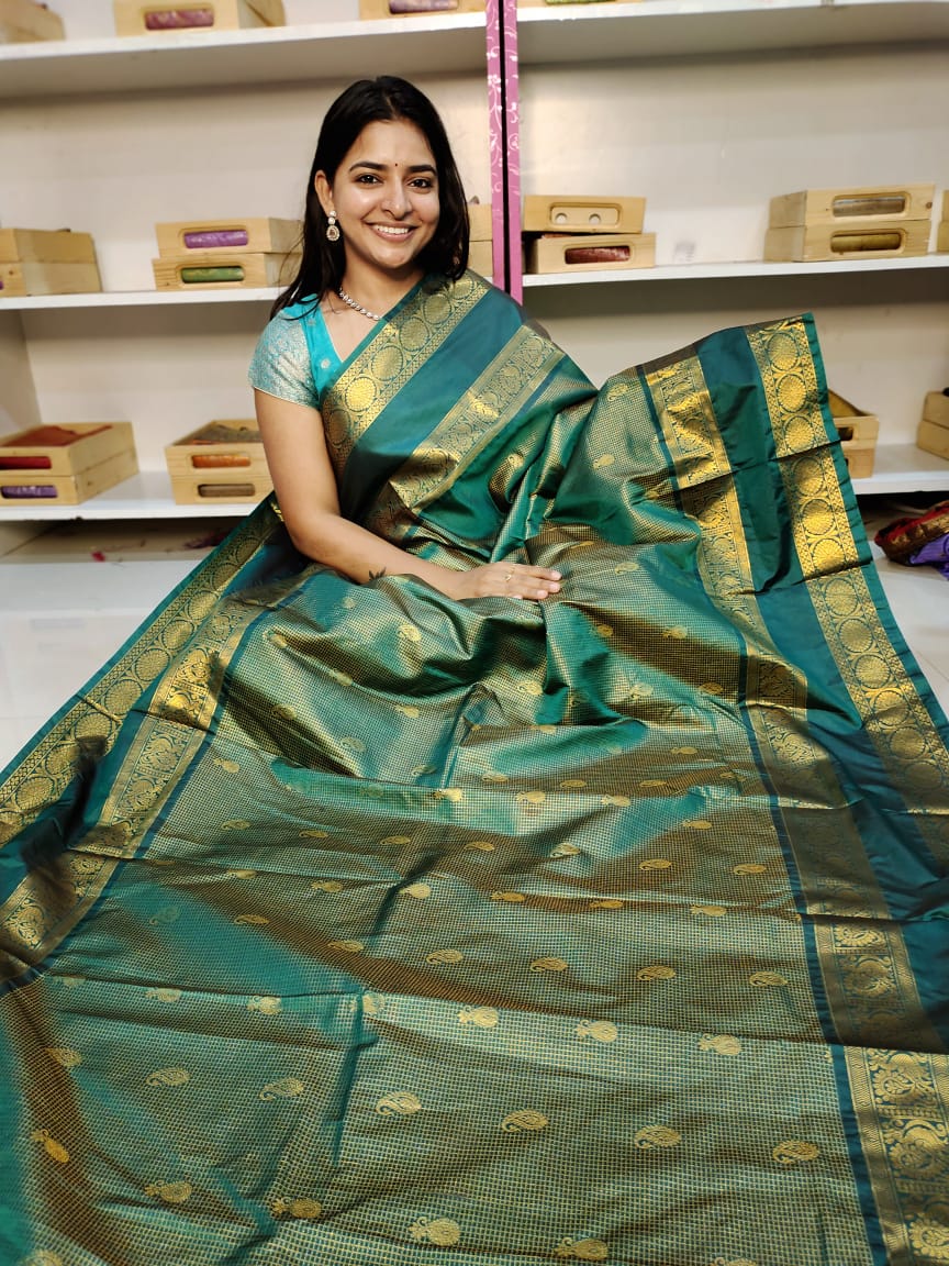 Gadwal offer sarees
