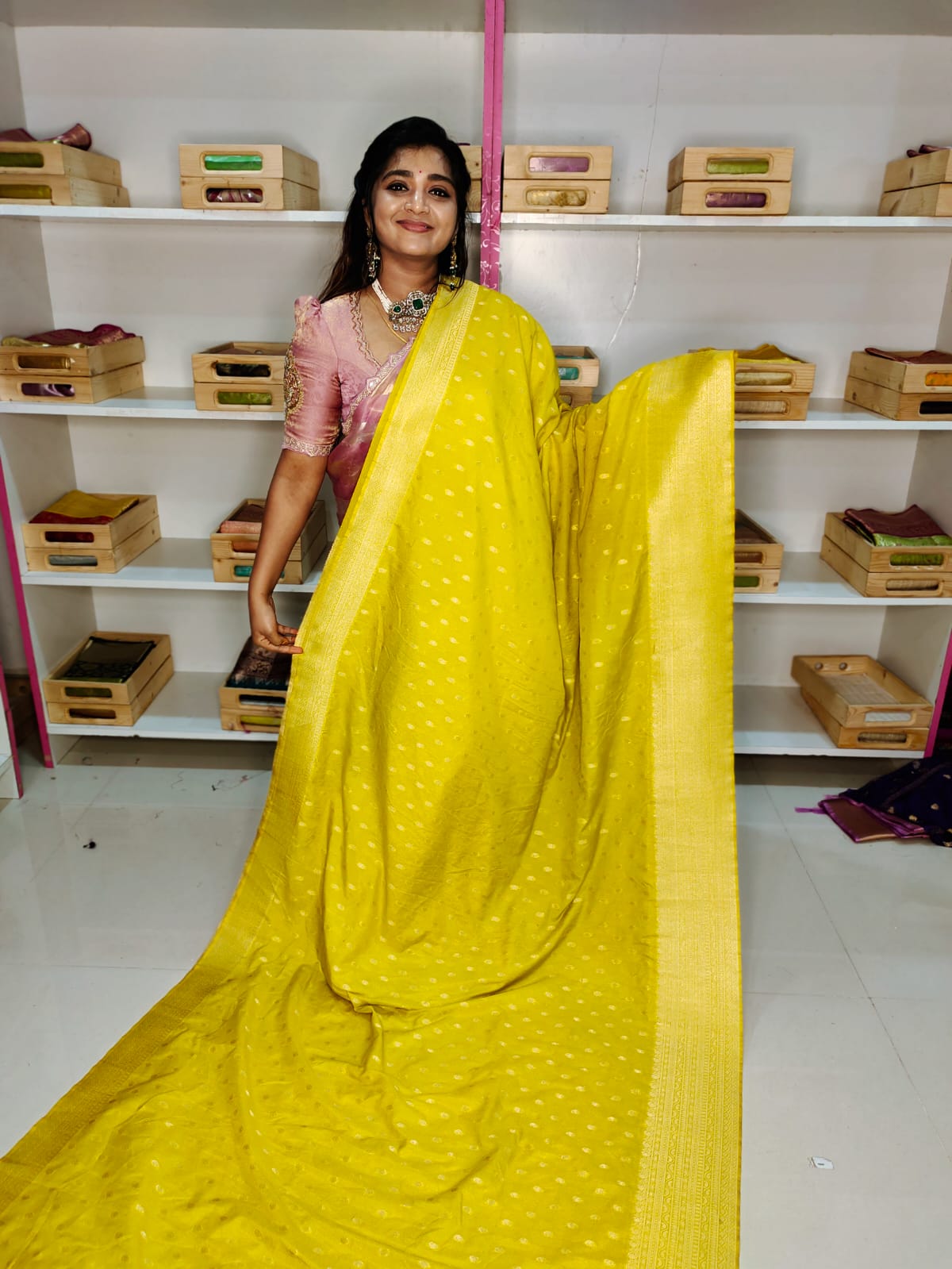 శ్రావణమాసం క్లియరెన్స్ సేల్ ఫ్యాన్సీ చీరలు