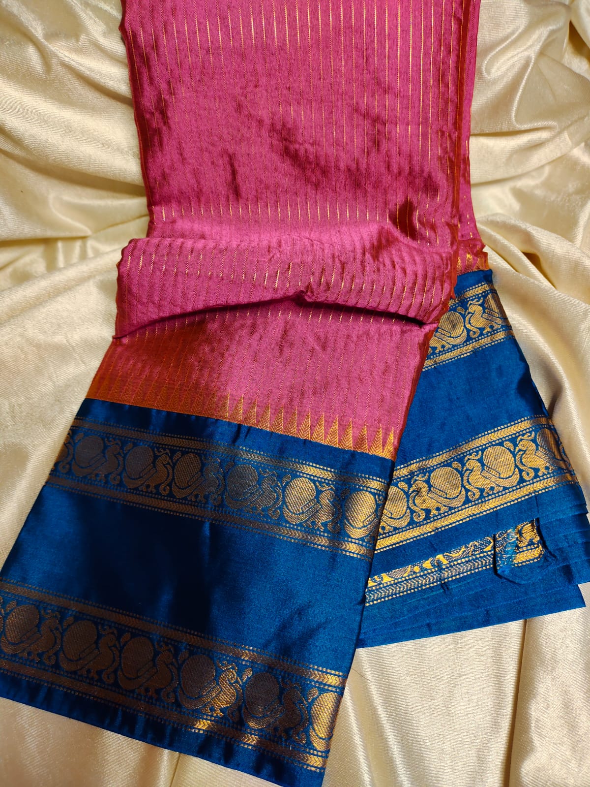 Vitange gadwal silk