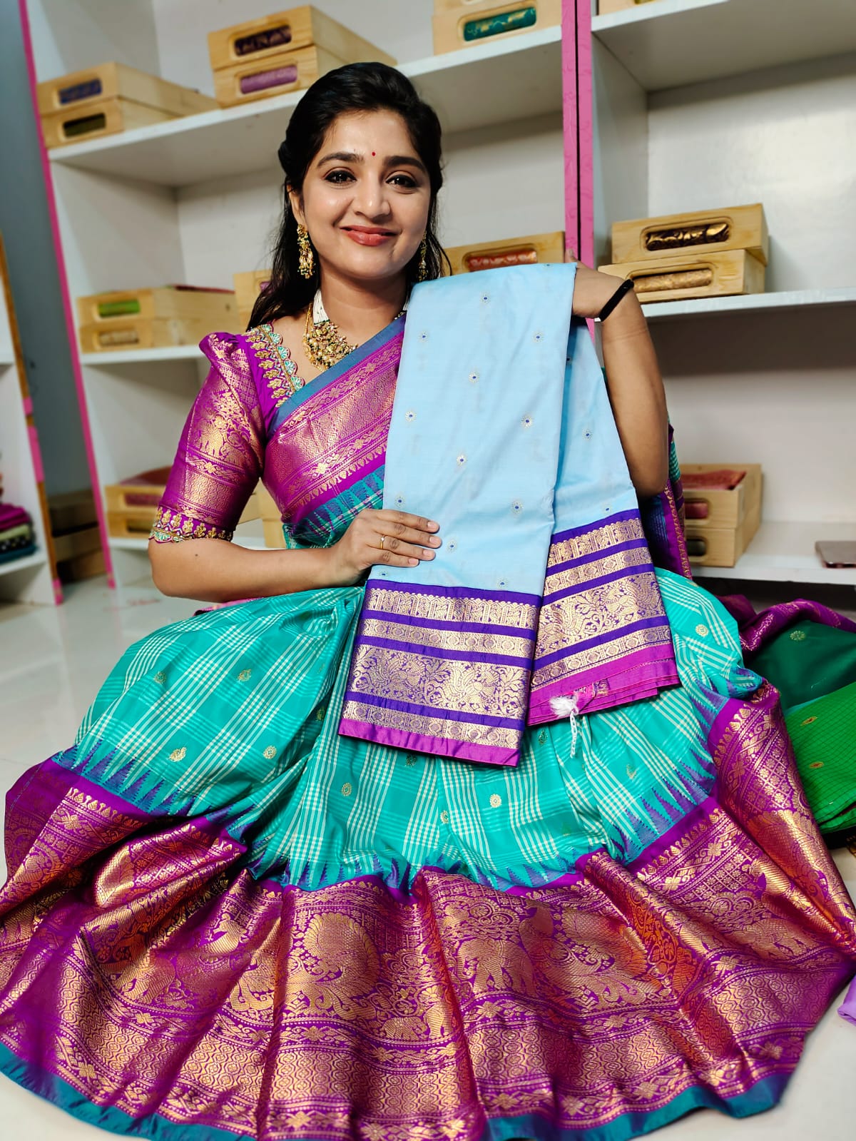 Vitange gadwal silk