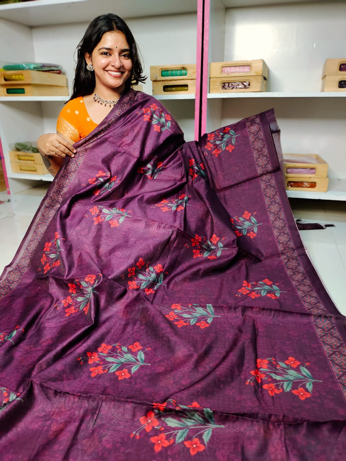 దీపావళికి చీరలు ఆఫర్ చేయండి