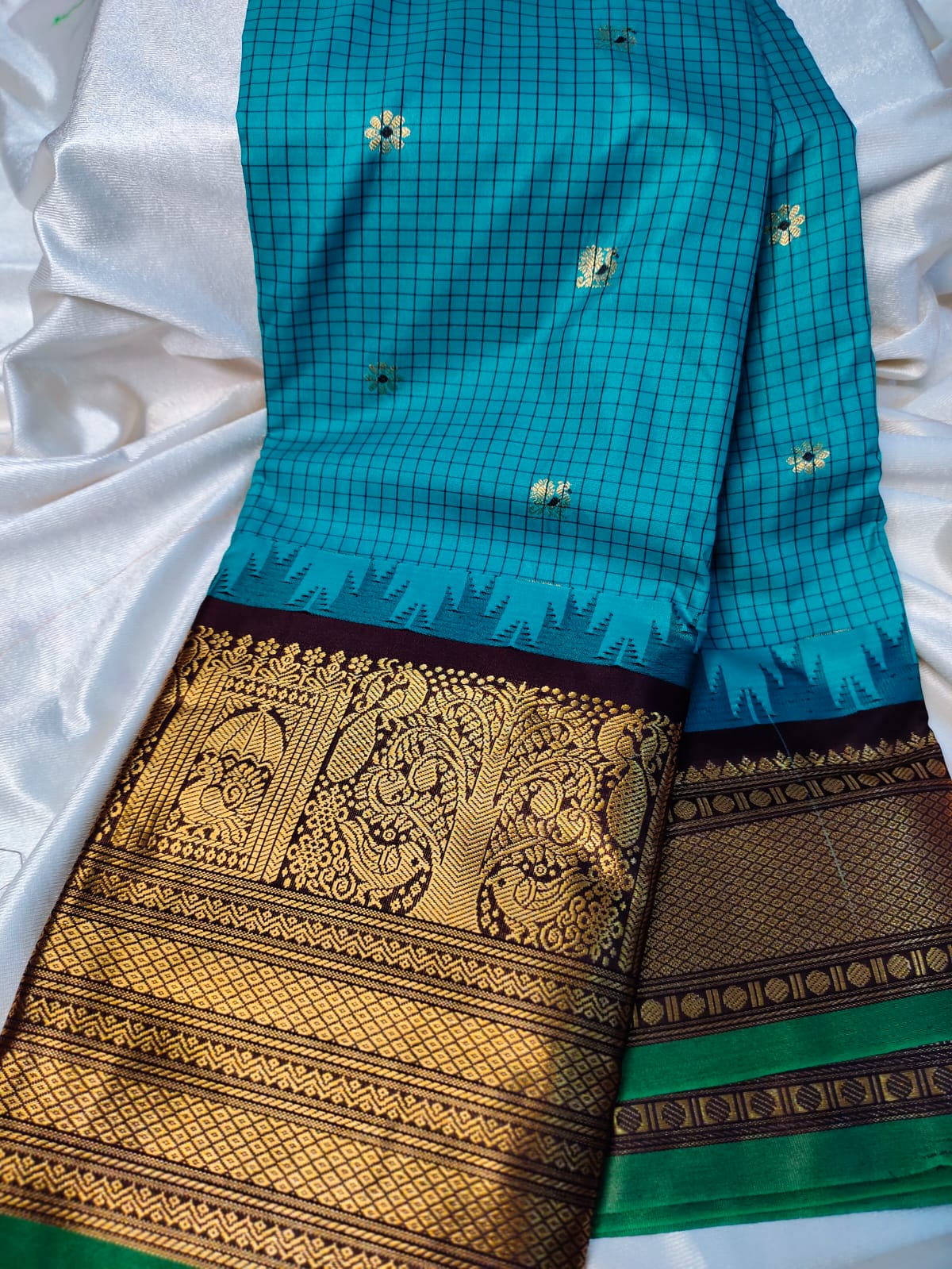 Vitange gadwal silk