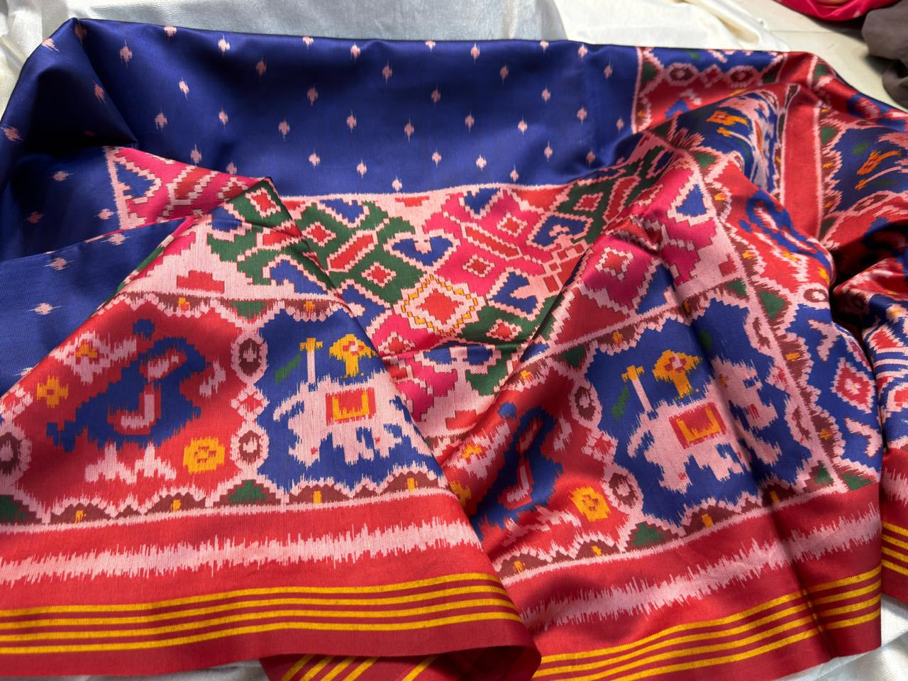 Patola sale