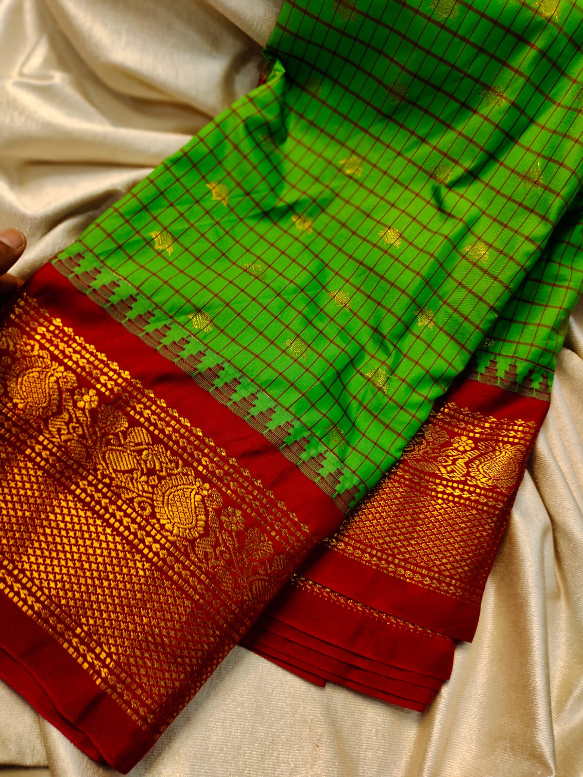 60% offer gadwal sarees