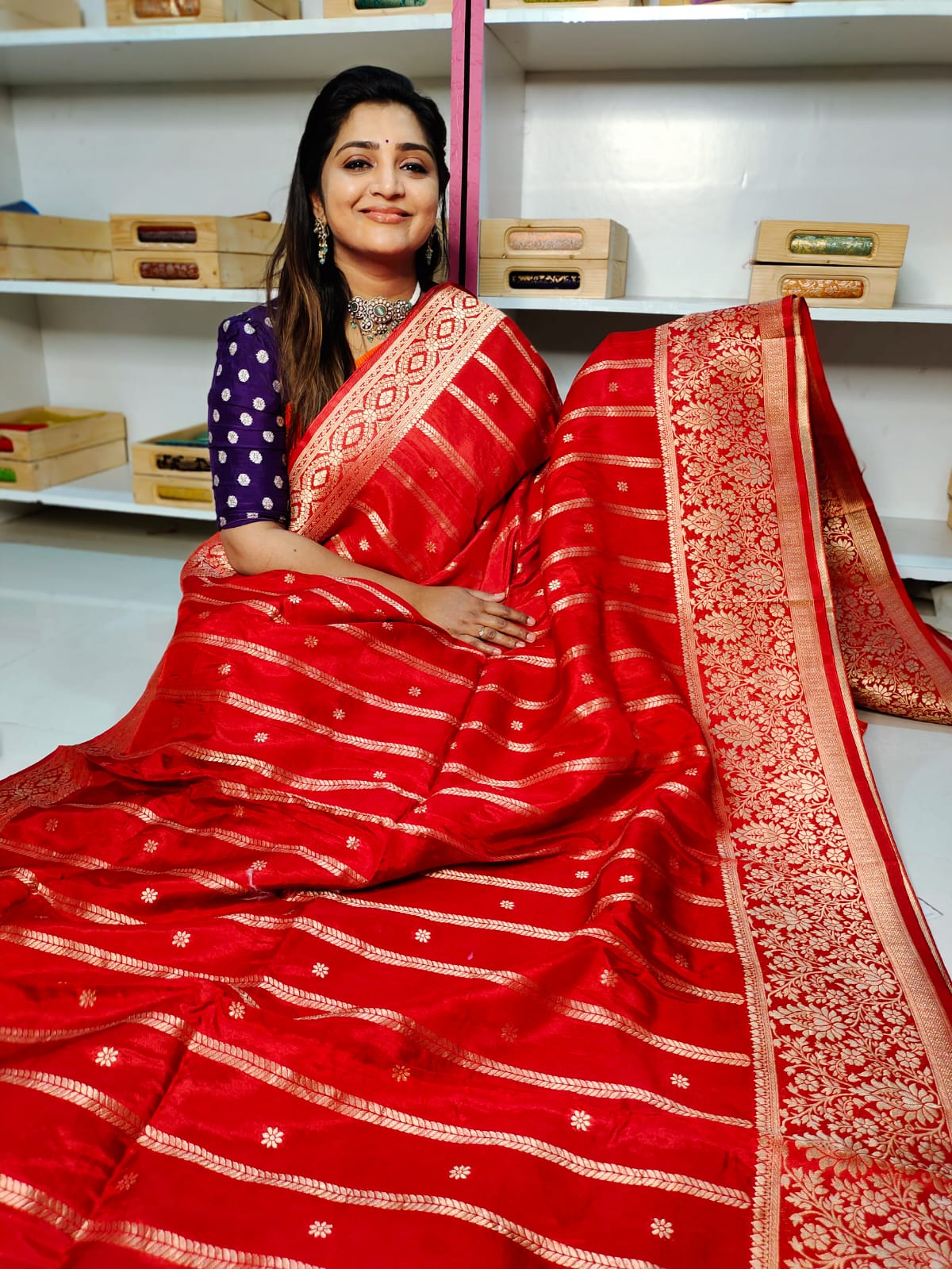 50% ఫ్యాన్సీ చీరలను అందిస్తారు