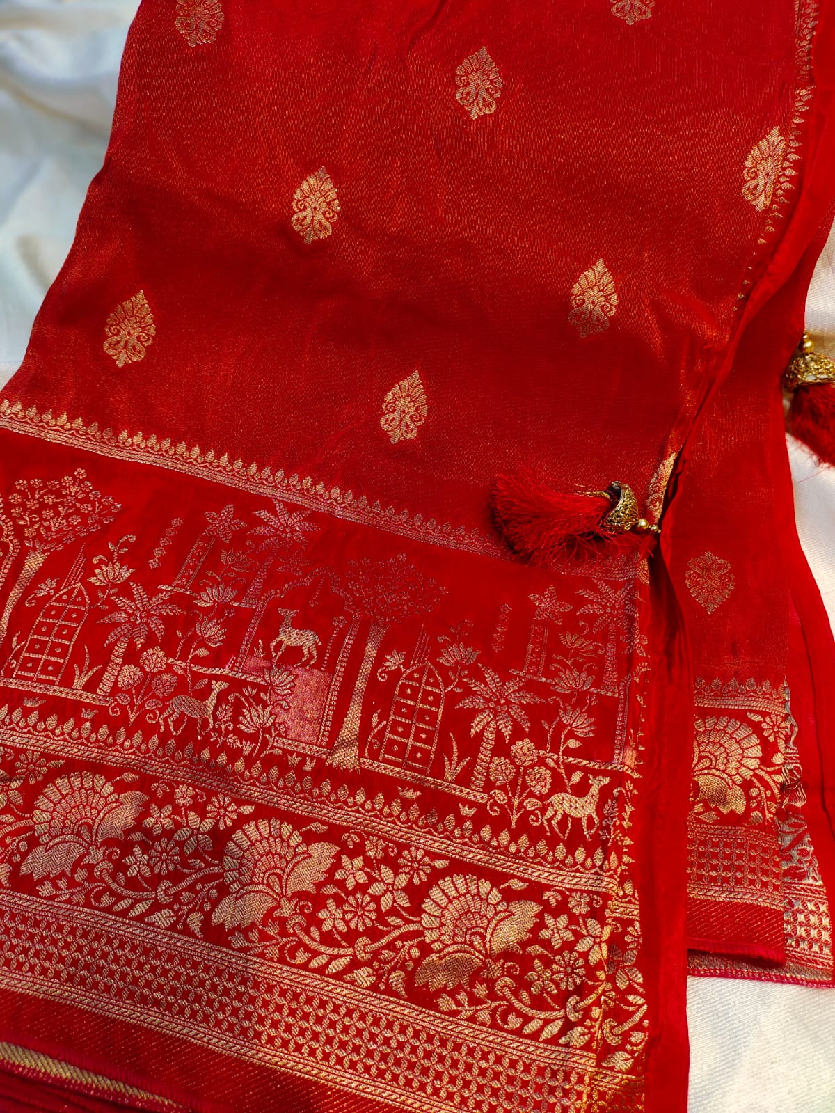 Tishu banarasi