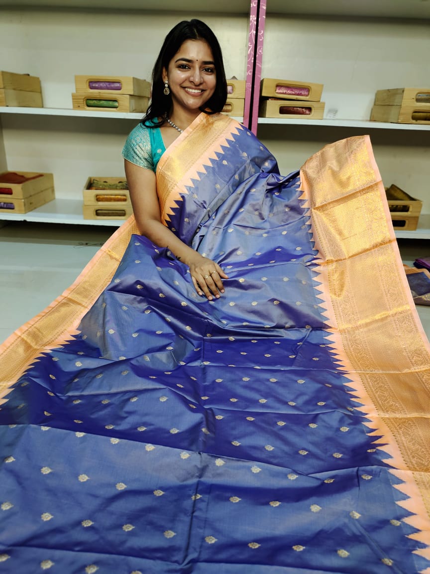 Gadwal offer sarees