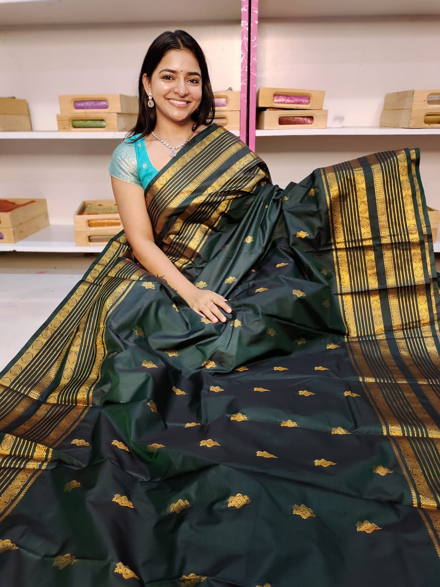 Gadwal offer sarees