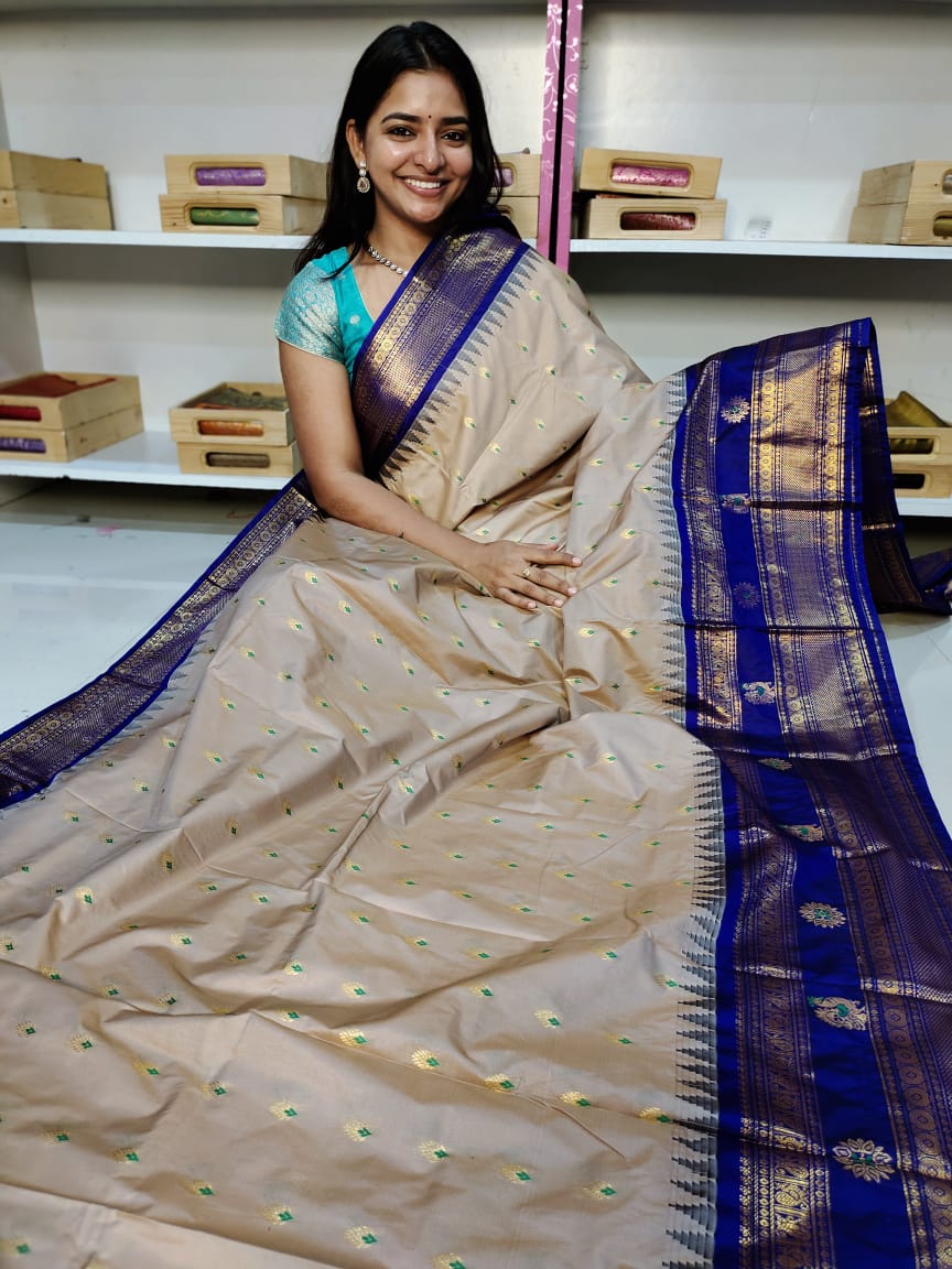 Gadwal offer sarees