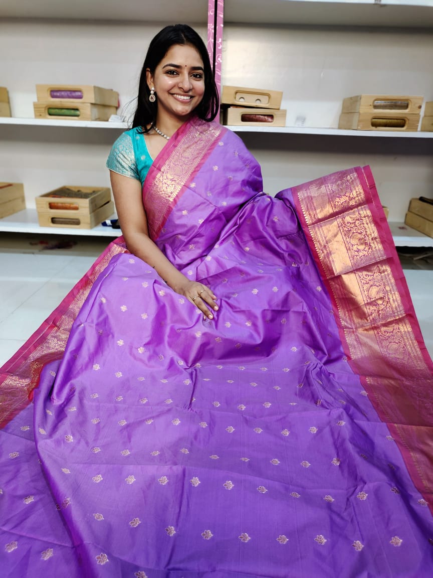 Gadwal offer sarees