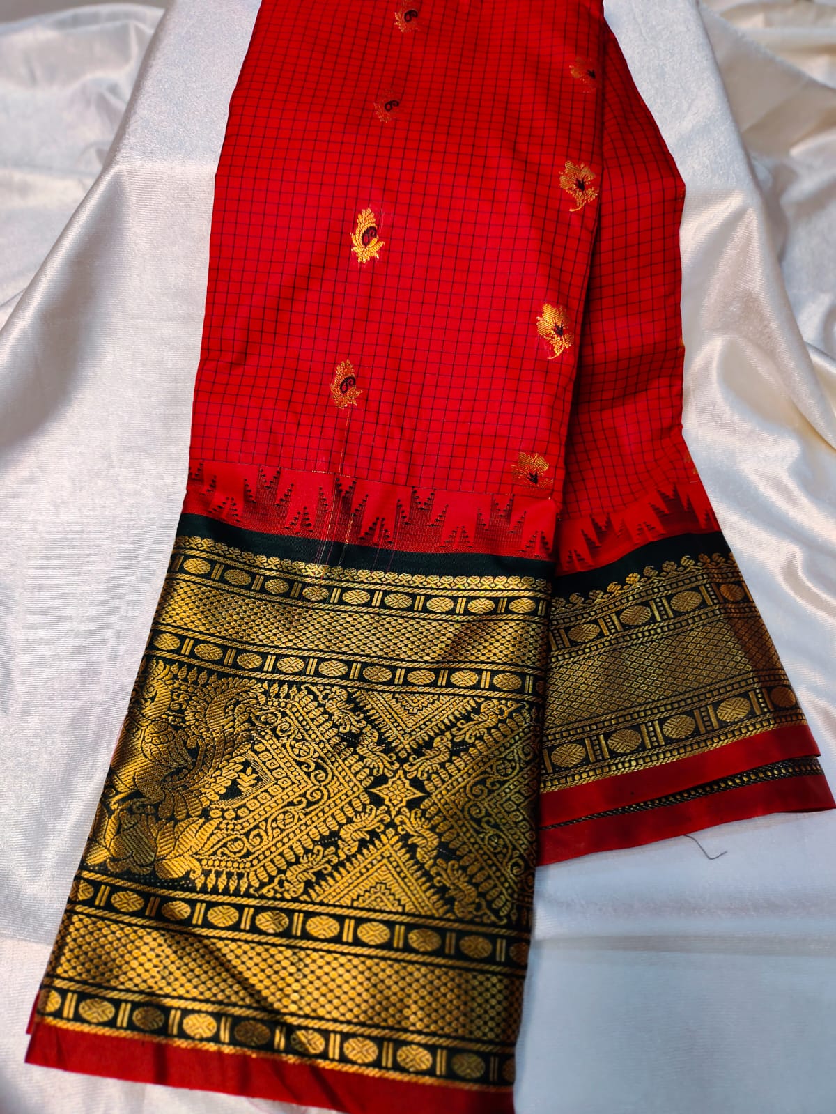 Vitange gadwal silk