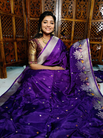 50% ఫ్యాన్సీ చీరలను అందిస్తారు