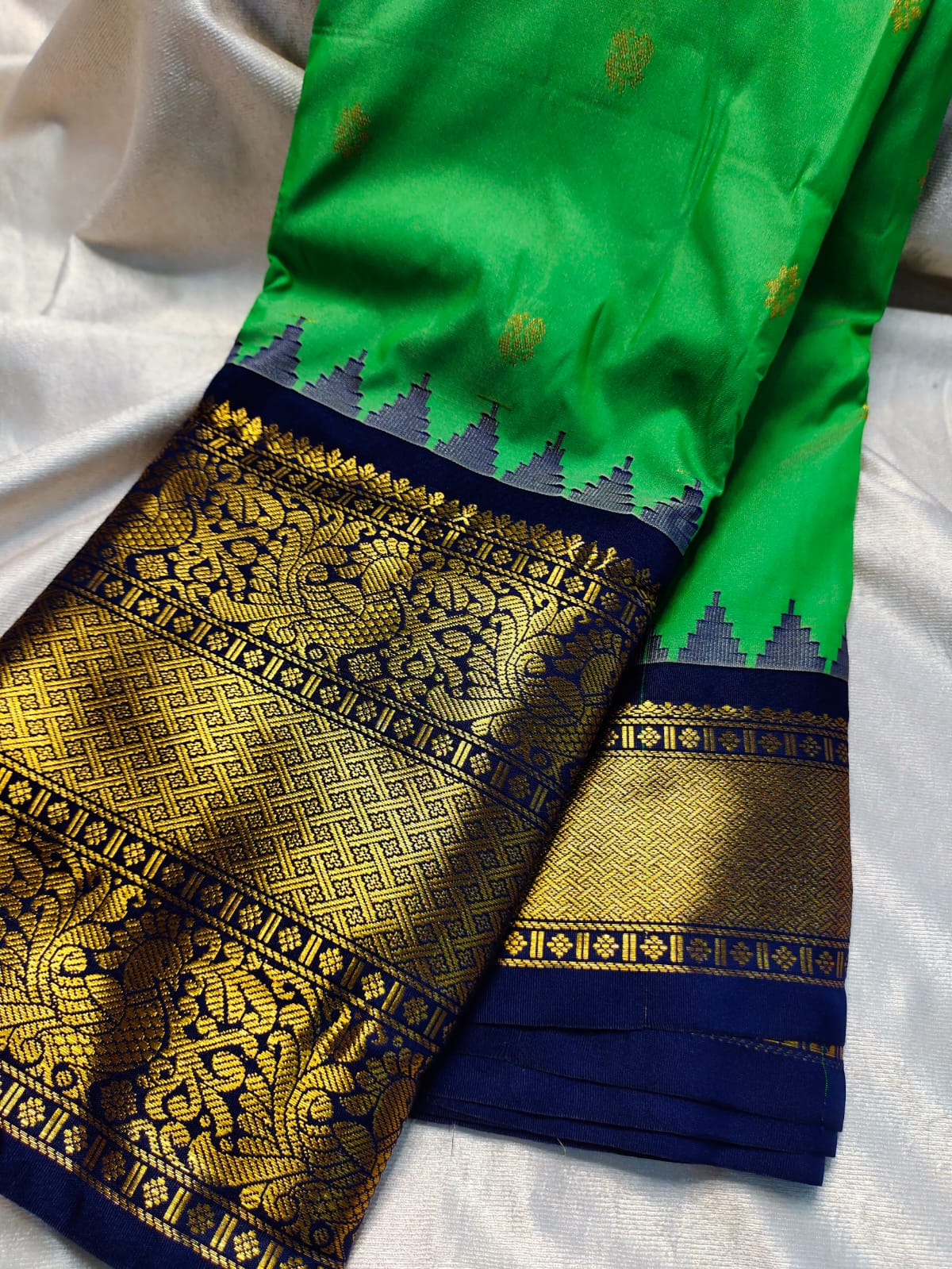 Sravanam gadwal sale