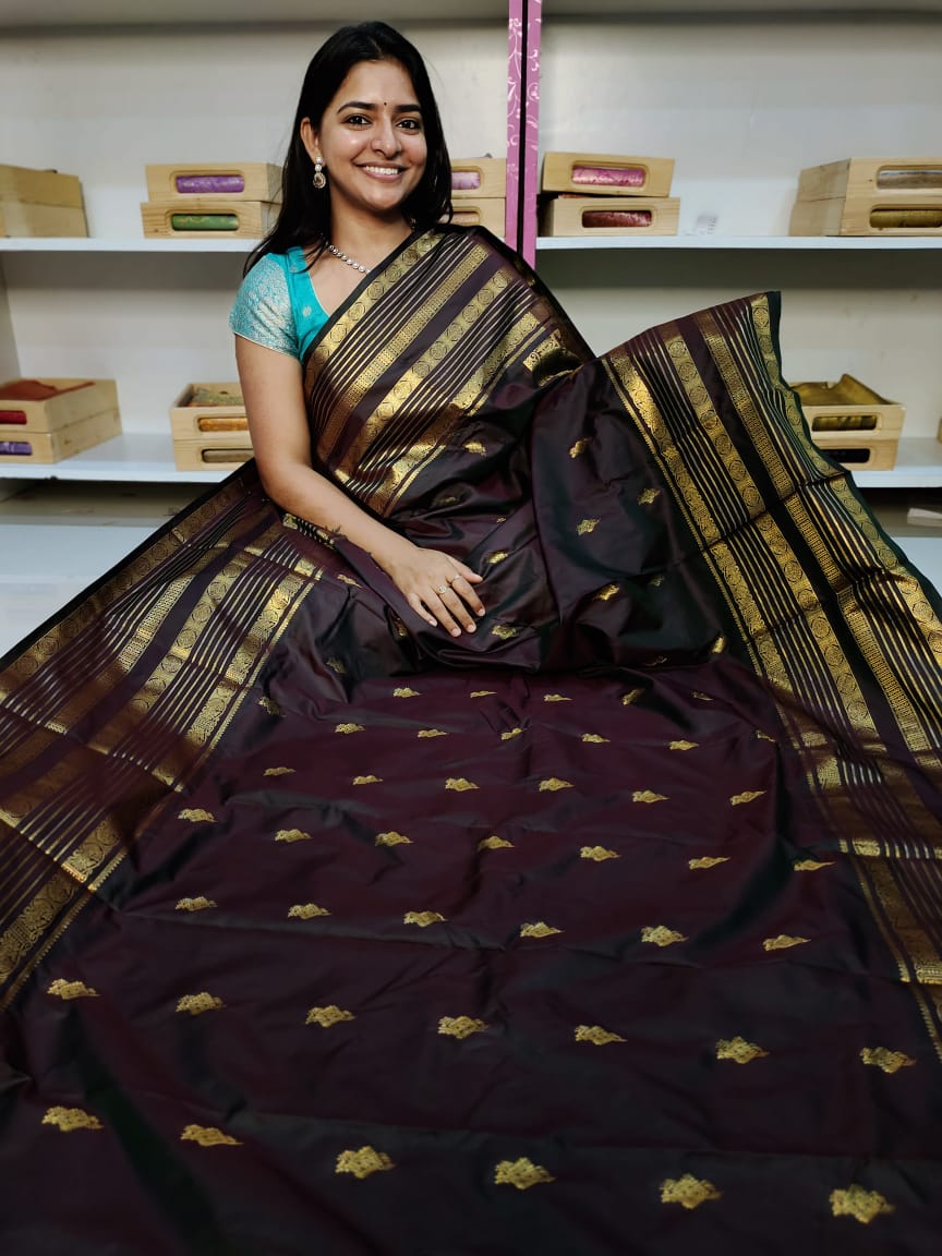 Gadwal offer sarees