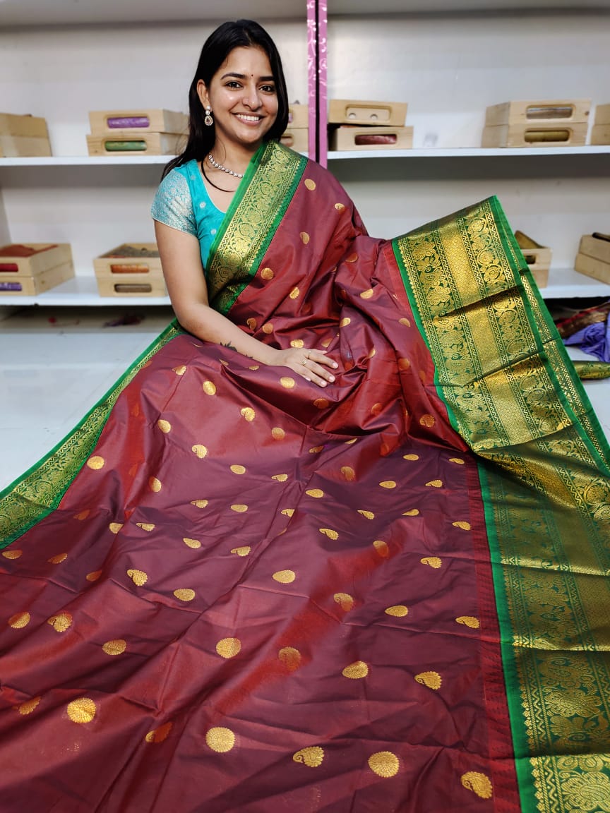 Gadwal offer sarees