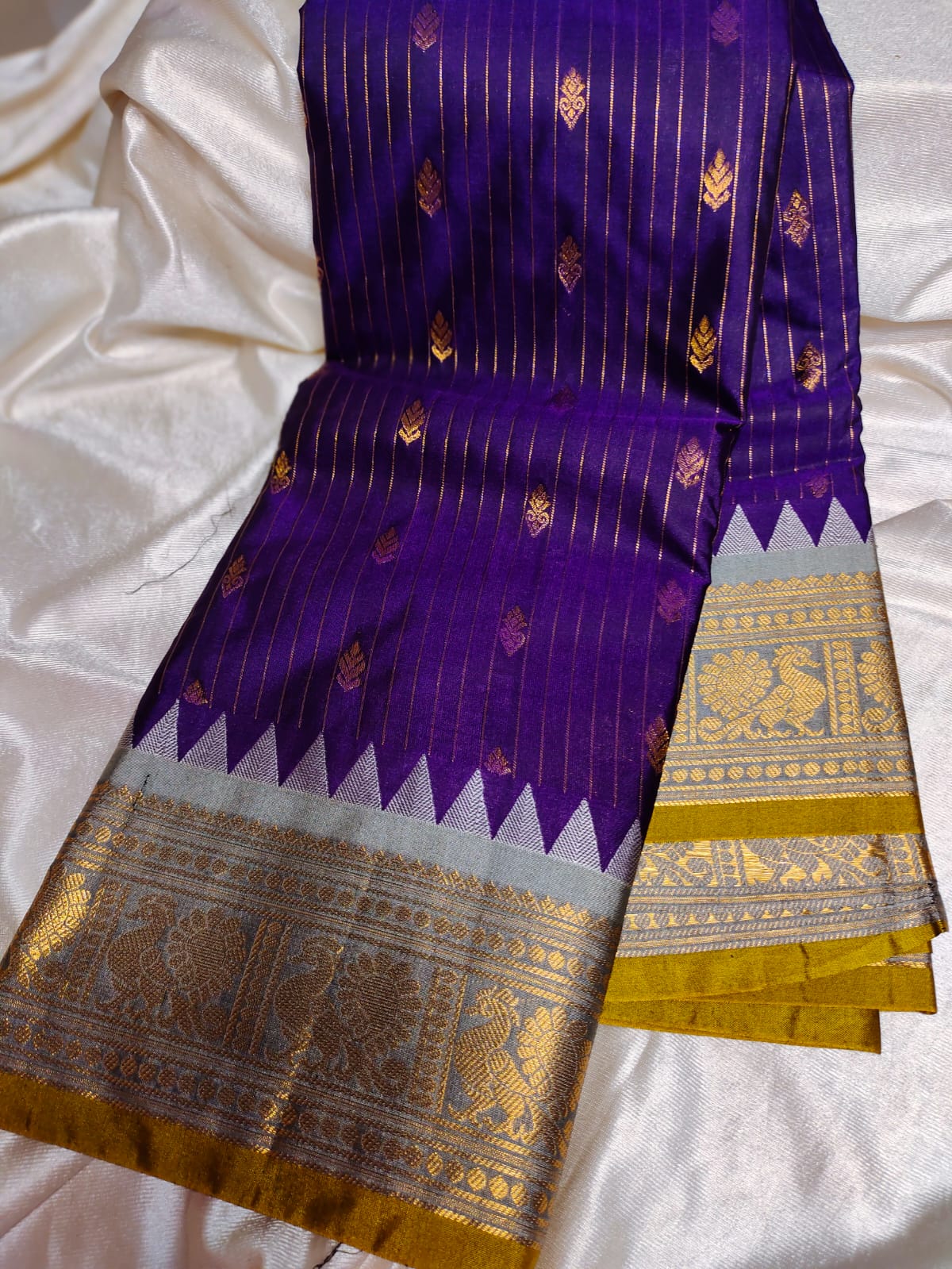 Vitange gadwal silk