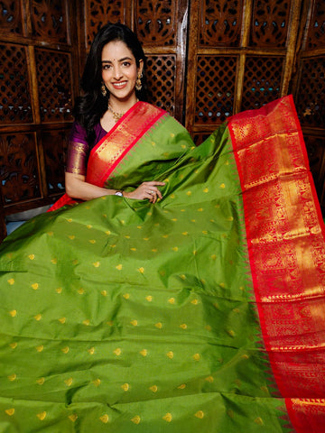 60% గద్వాల్ పట్టును అందిస్తున్నాయి