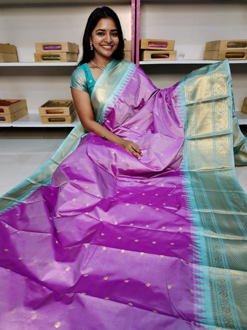 Gadwal offer sarees