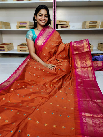 Gadwal offer sarees