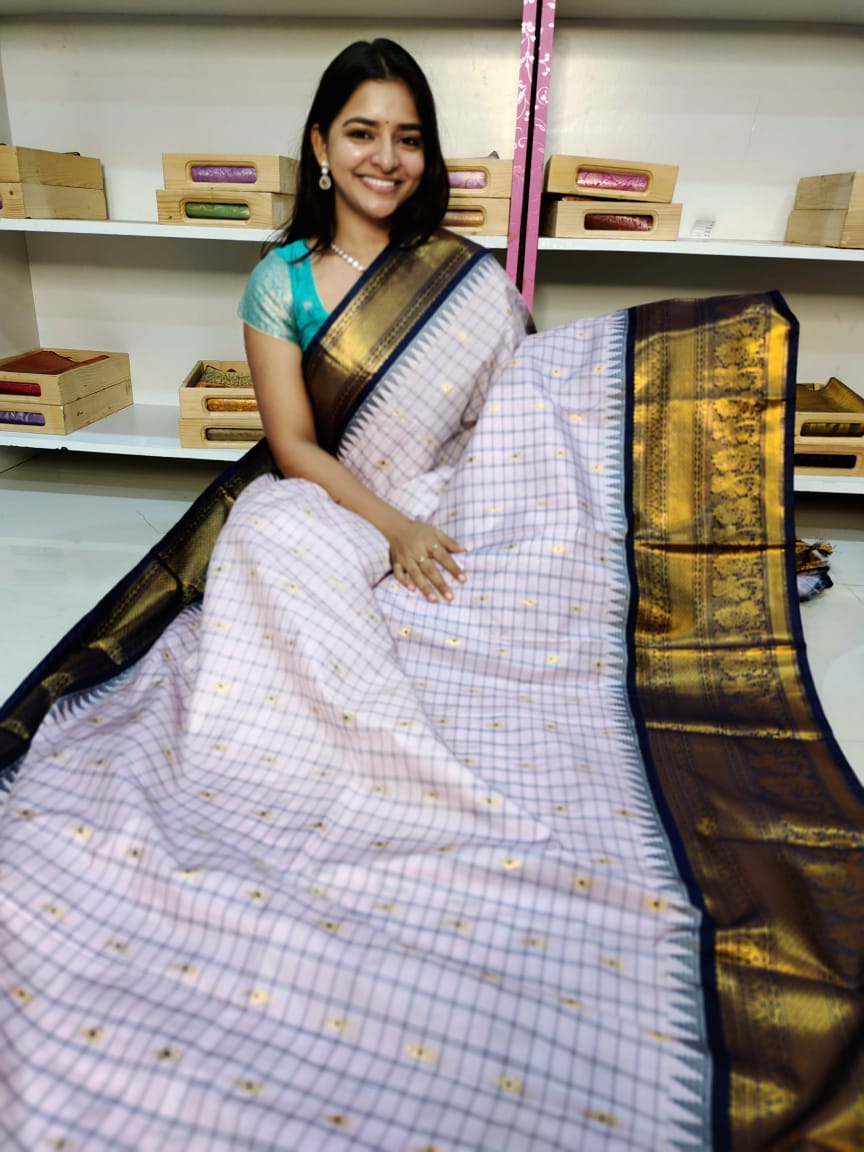 Gadwal offer sarees