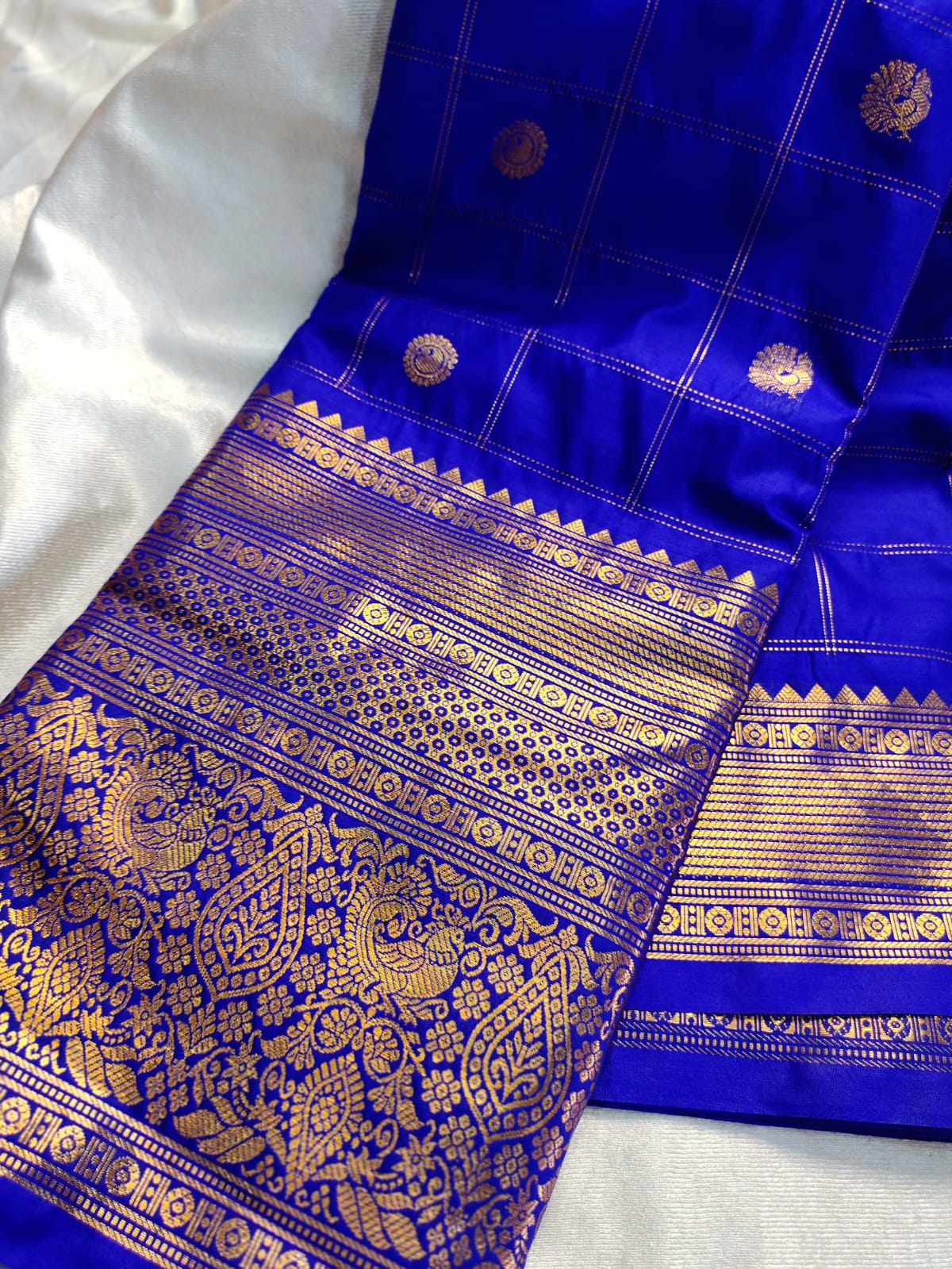 Vintage valli gadwal