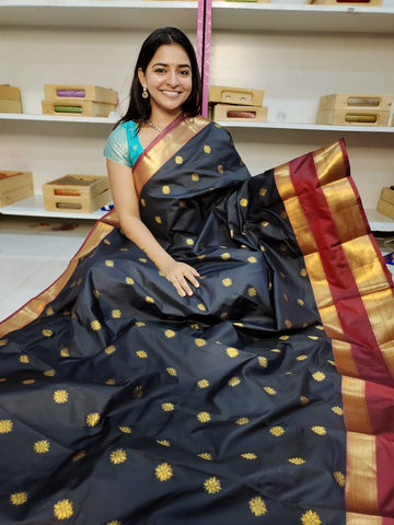 Gadwal offer sarees