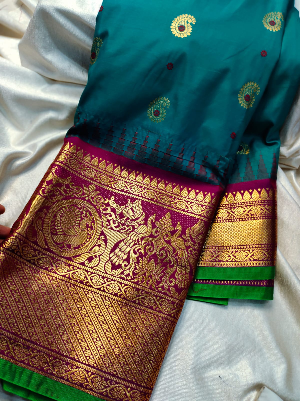 60% offer gadwal saree