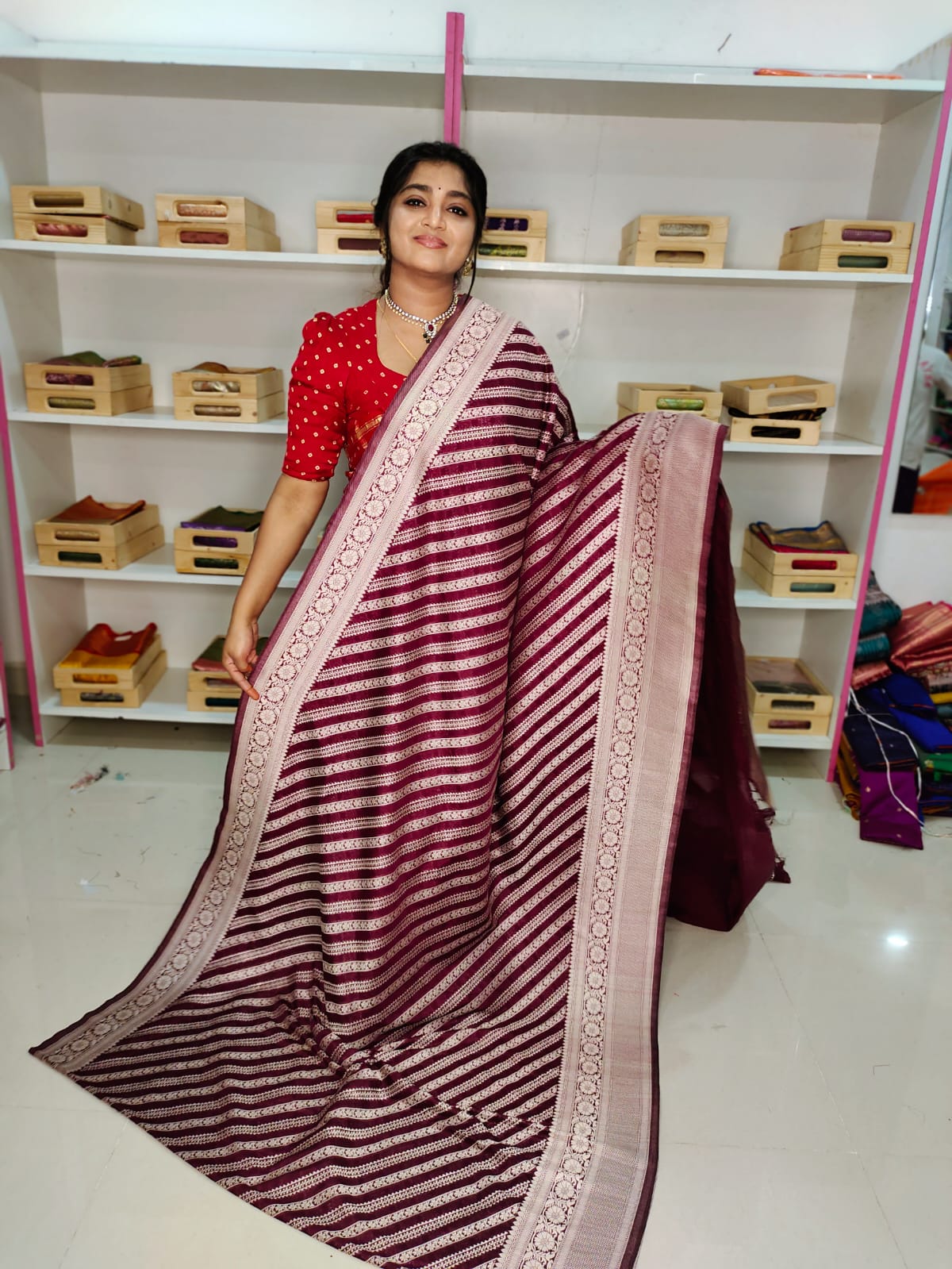 ఆషాడం క్లియరెన్స్ సేల్ ఫ్యాన్సీ చీరలు