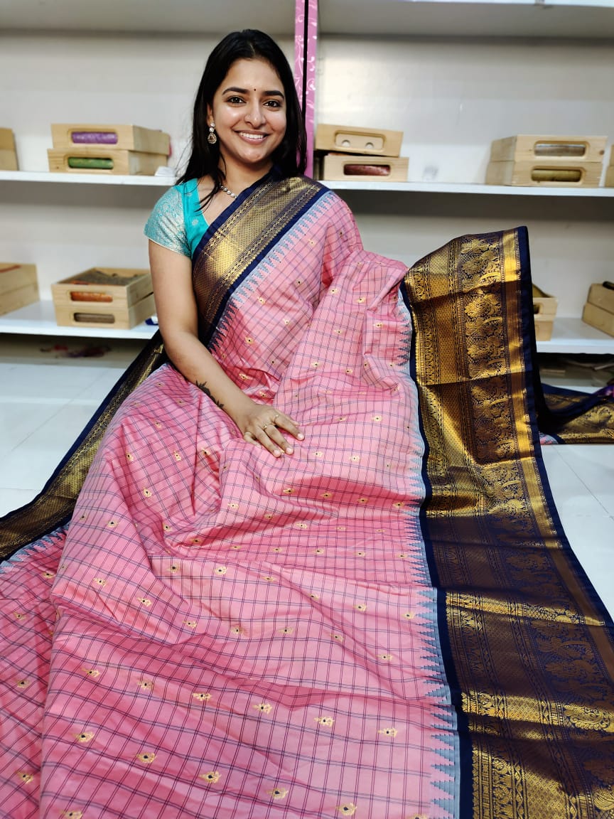Gadwal offer sarees