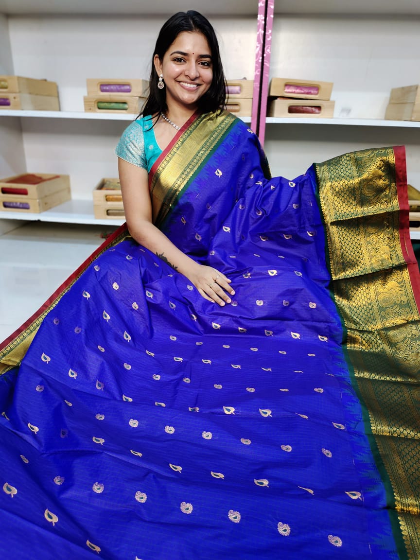 Gadwal offer sarees