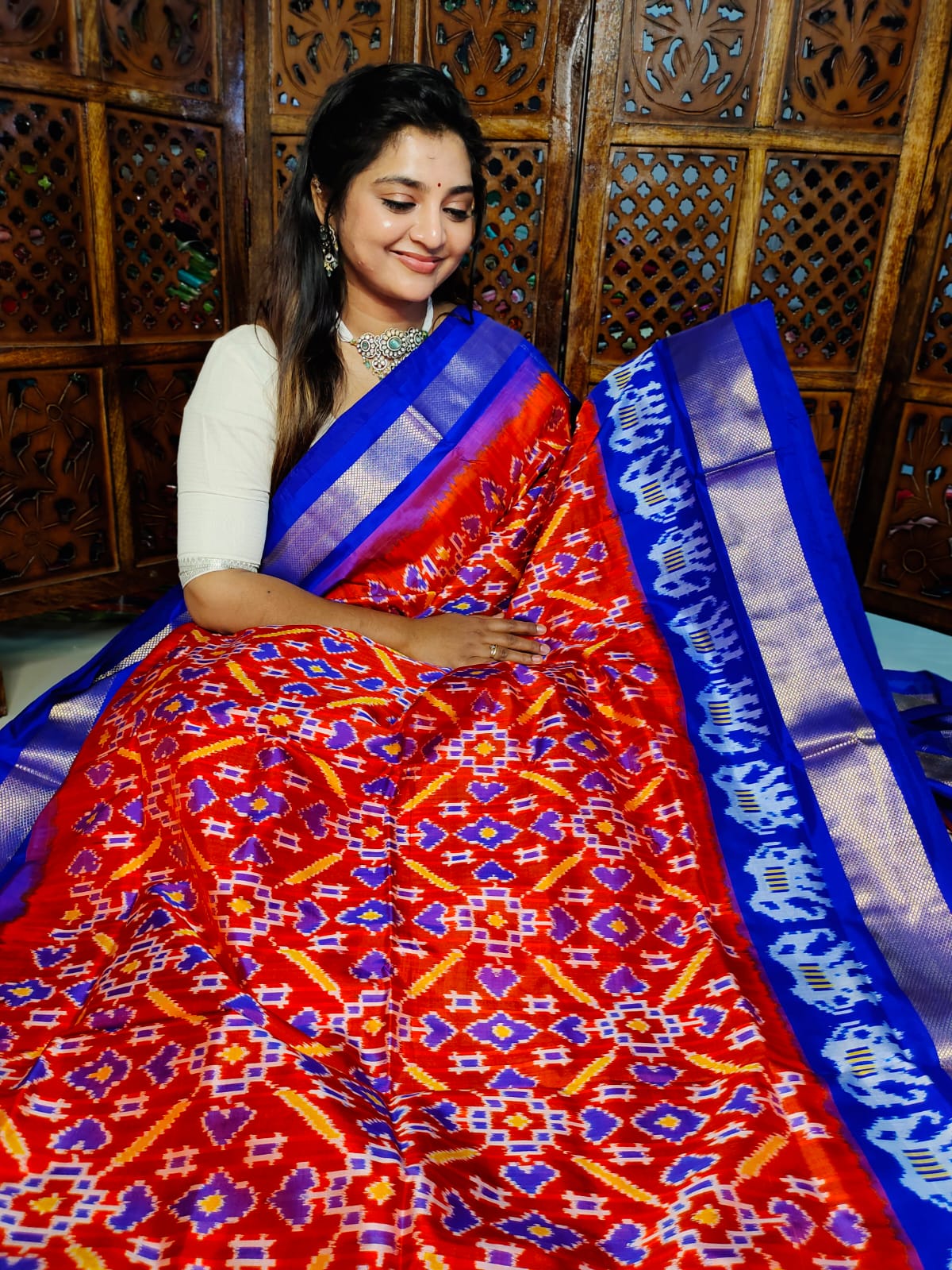 50% offer ikkat pattu sarees 
Silk mark certified