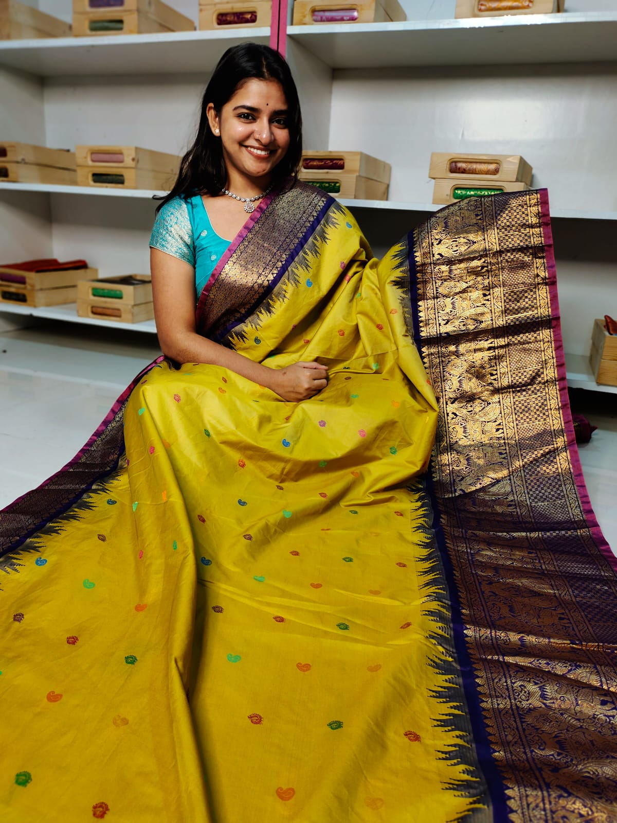 Vitange gadwal silk