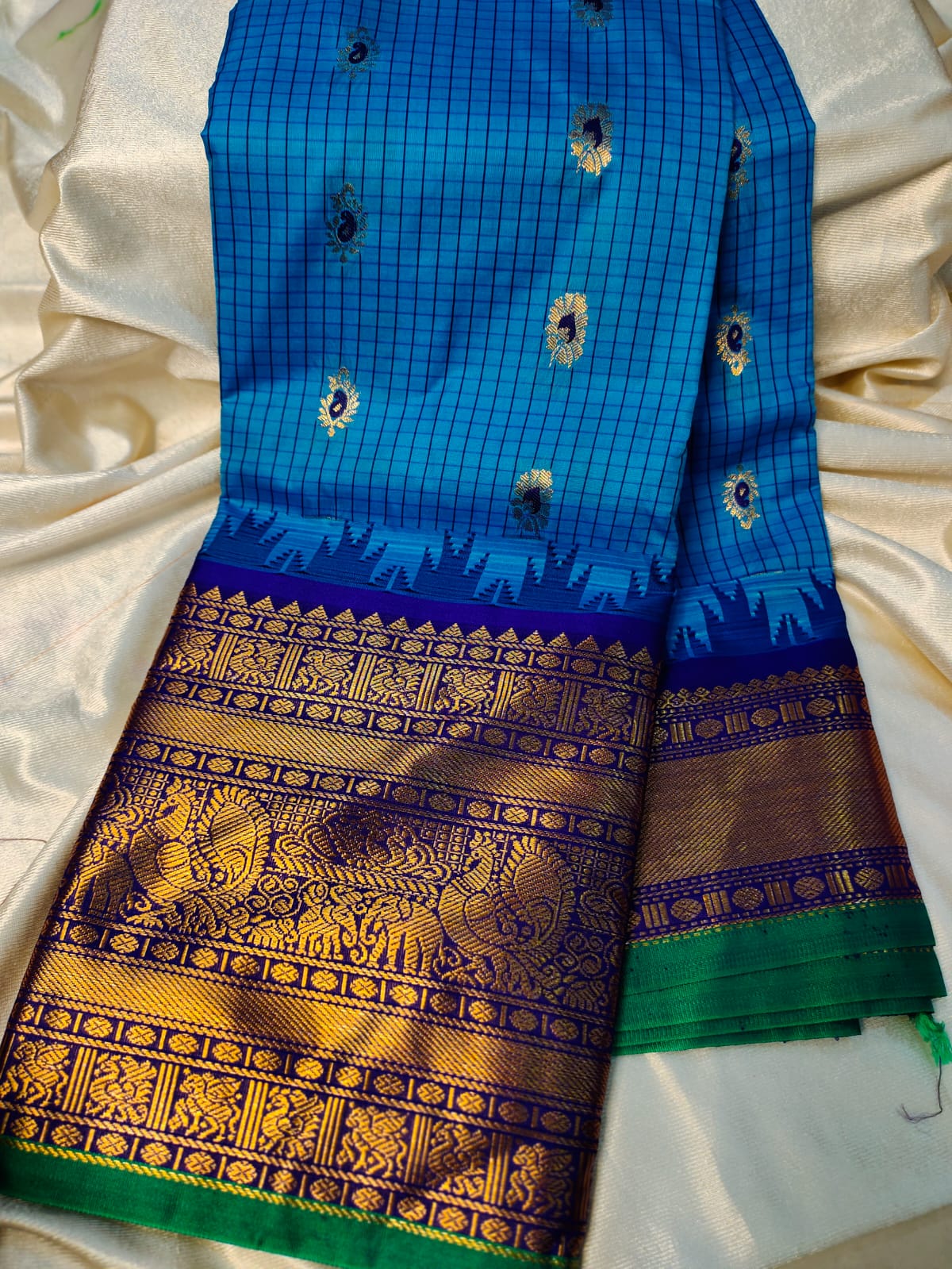 Vitange gadwal silk