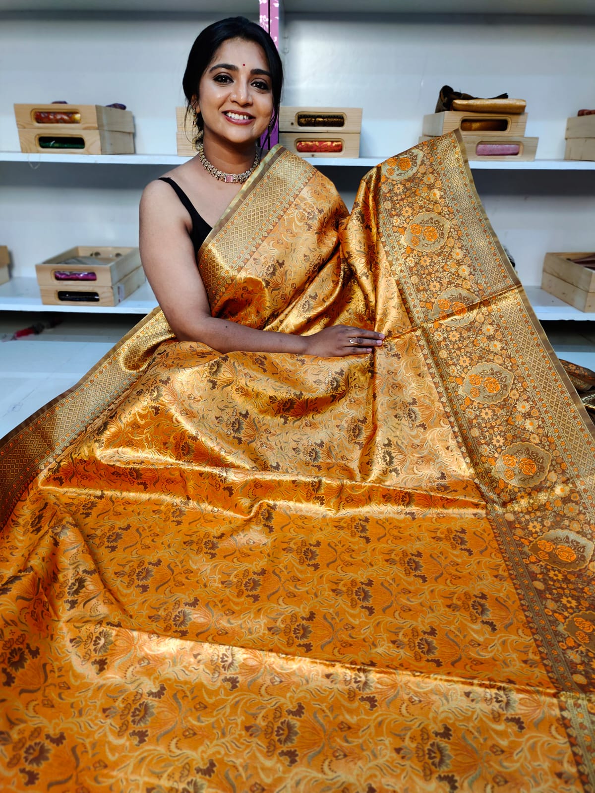 Meena kanchi