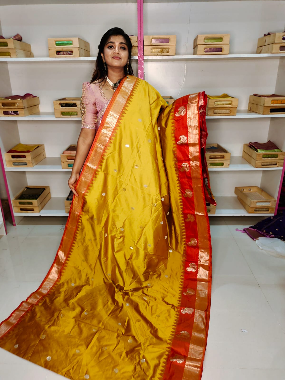 శ్రావణమాసం క్లియరెన్స్ సేల్ ఫ్యాన్సీ చీరలు